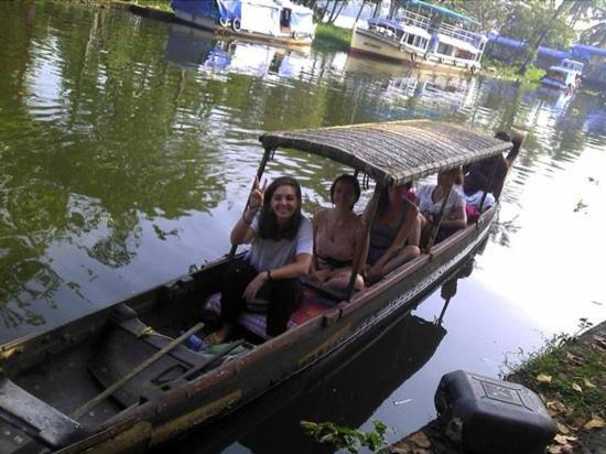 Golden Beach Home Stay Alappuzha ภายนอก รูปภาพ