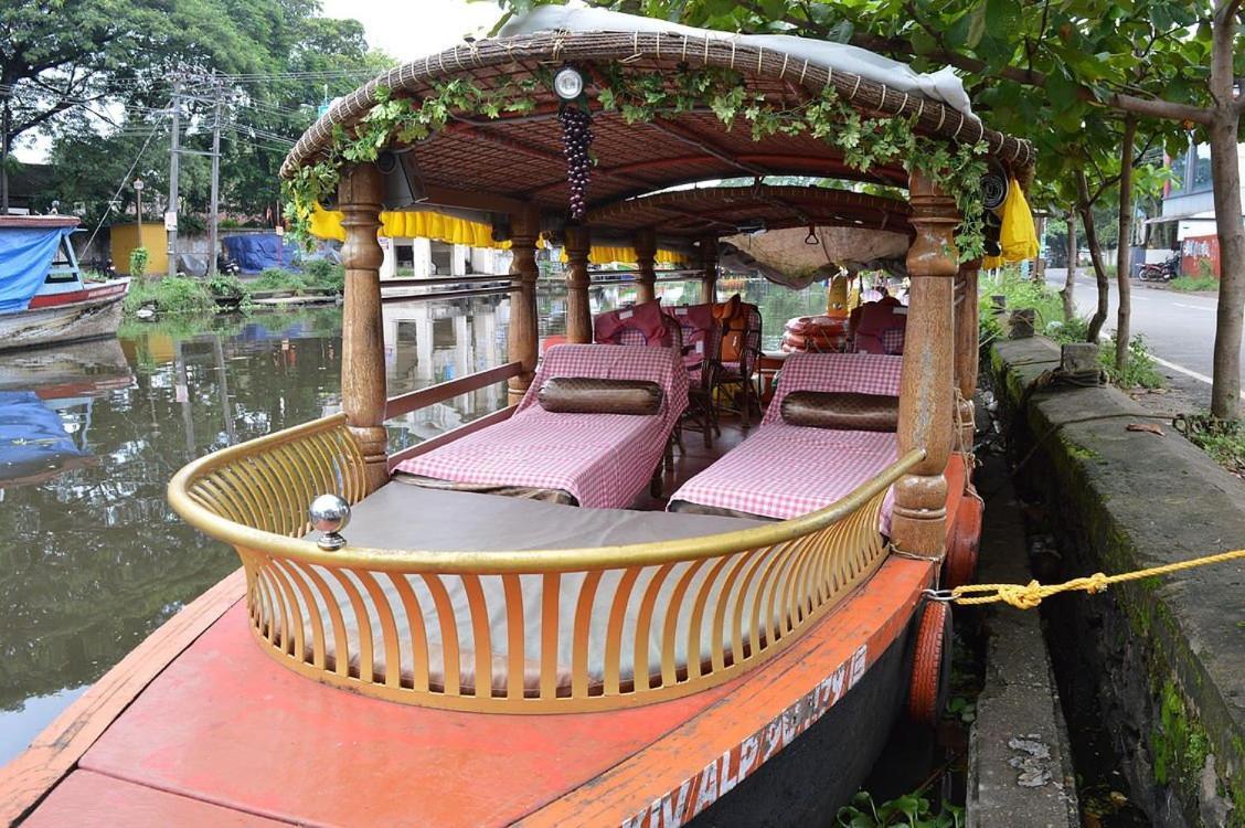 Golden Beach Home Stay Alappuzha ภายนอก รูปภาพ