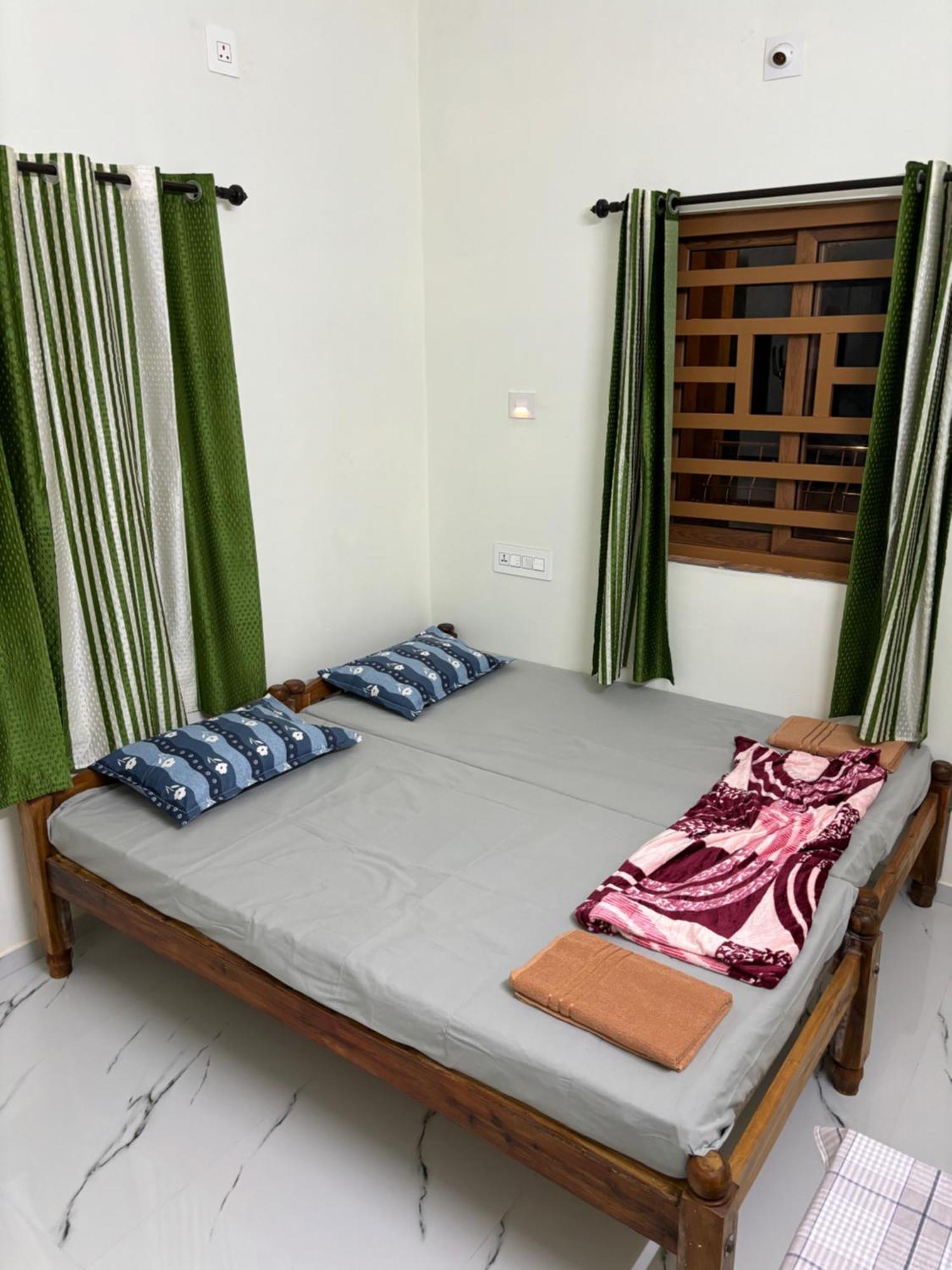 Golden Beach Home Stay Alappuzha ภายนอก รูปภาพ