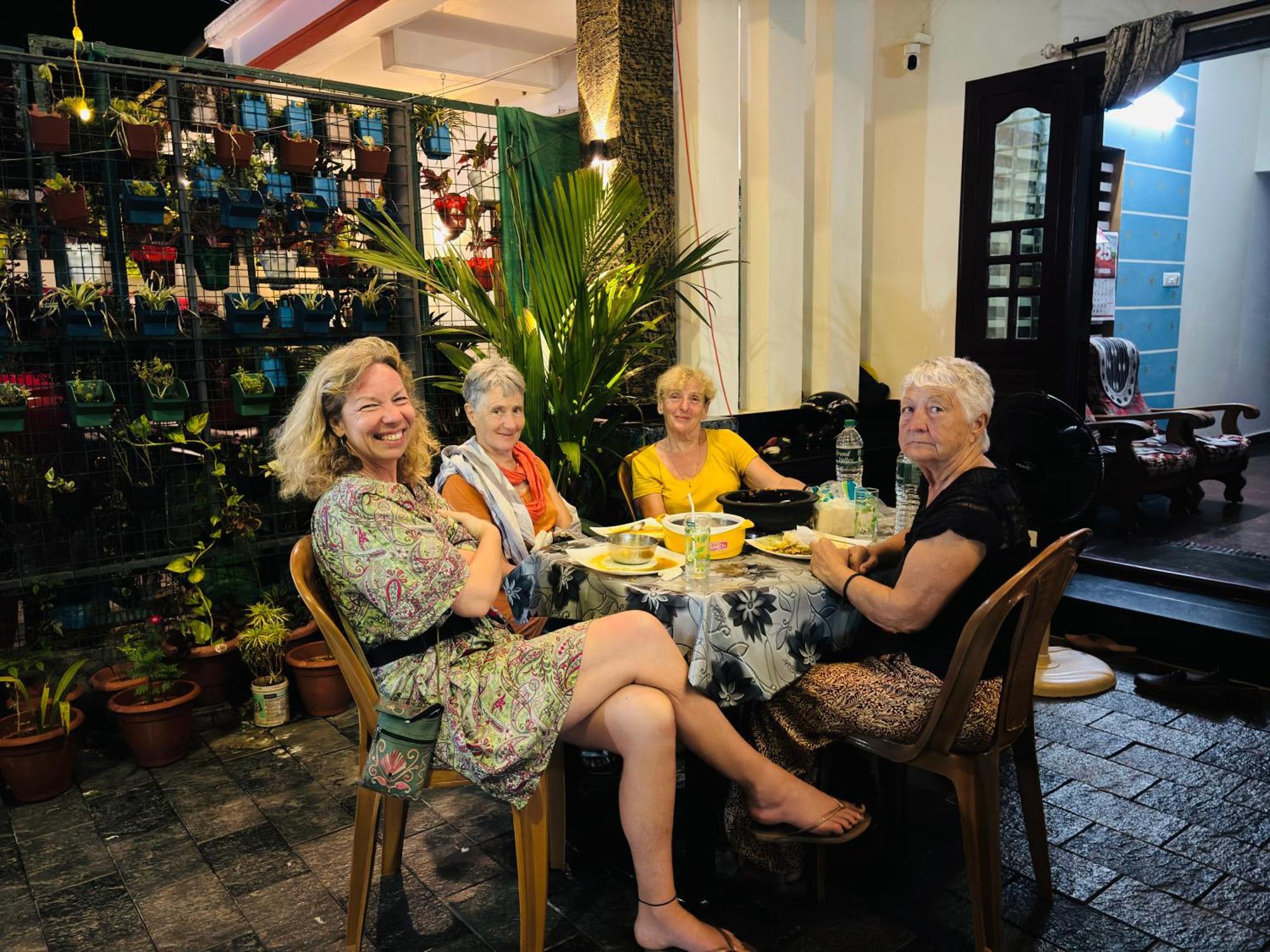 Golden Beach Home Stay Alappuzha ภายนอก รูปภาพ