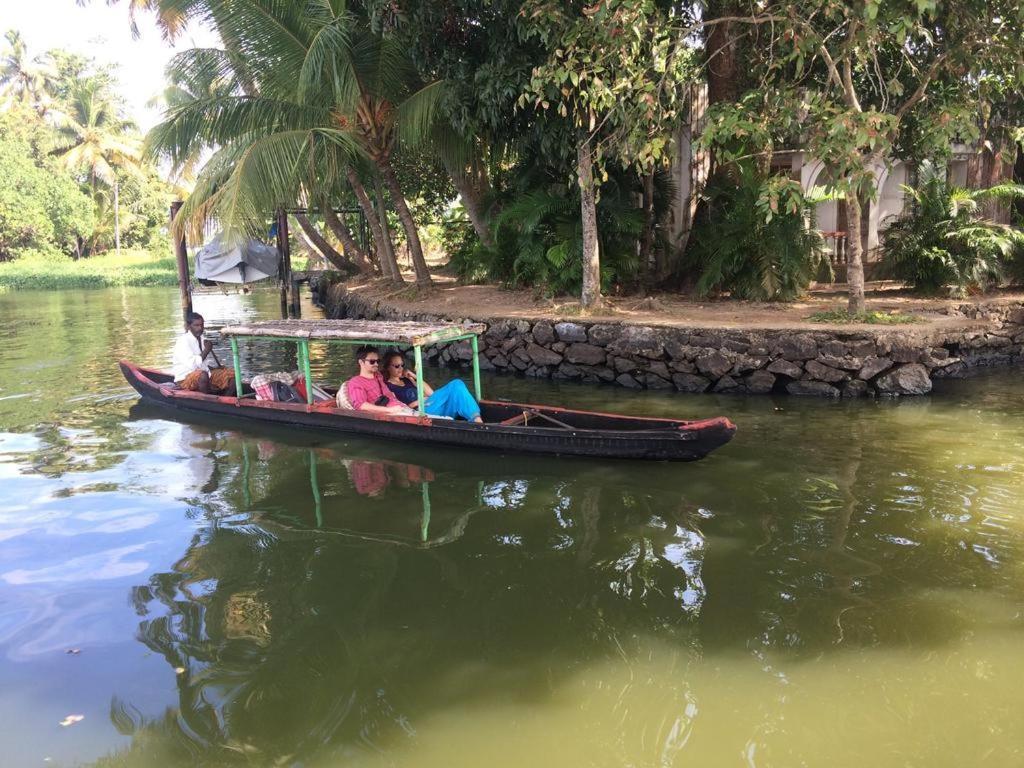 Golden Beach Home Stay Alappuzha ภายนอก รูปภาพ